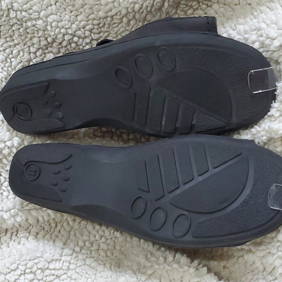 Ivan black leather made in Spain amber buckle sandals - Picture 3 of 5